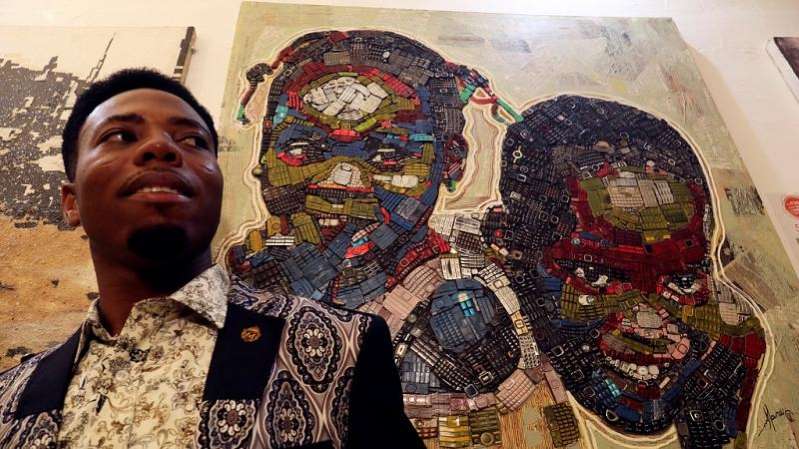 Un peintre ivoirien donne une nouvelle vie aux déchets électroniques