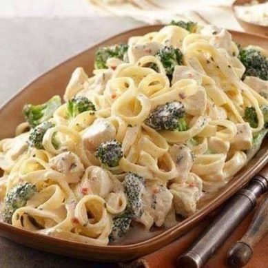 Recette : Spaghetti Alfredo au poulet et brocoli
