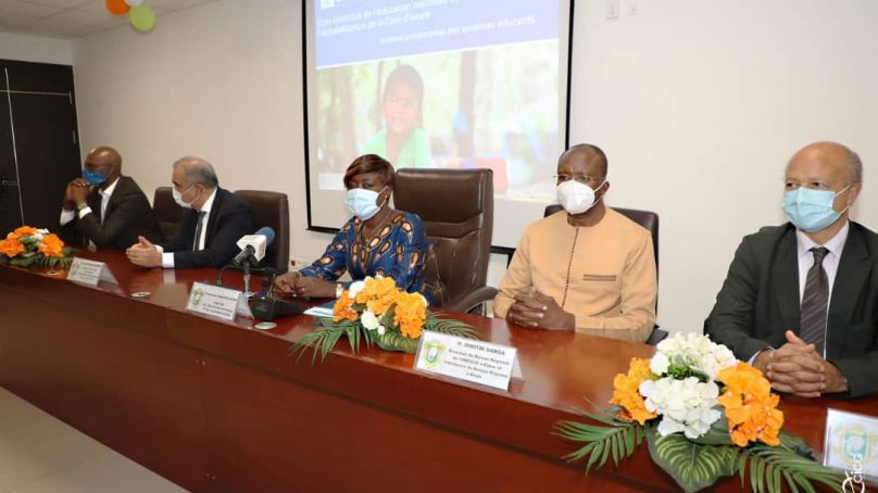 ÉDUCATION : L’UNESCO presente un rapport d’etudes comparatives sur l’education a la ministre Mariatou Kone