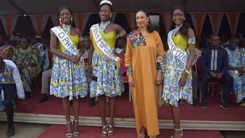 La Ministre Françoise REMARCK à la cloture de la 41ème édition du Popo Carnaval de Bonoua